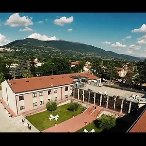 Th - Casa Leonori Asís
