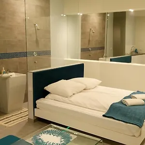 https://mirror-apartments.krakowhotelspoland.com